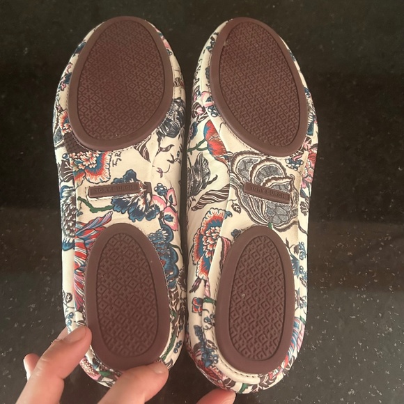 Tory Burch Minnie Floral Travel Ballet Flats - Picture 7 of 8